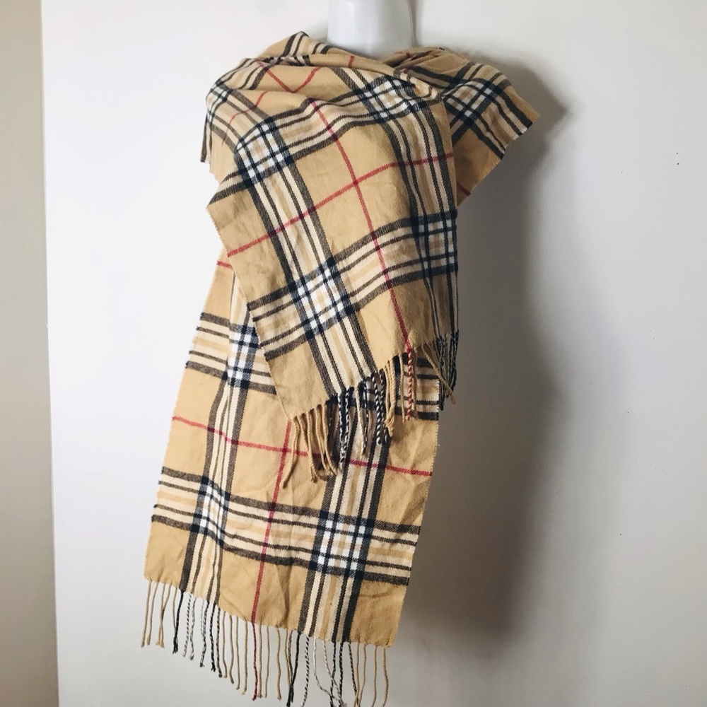 Stylish Checkered Fringe Wrap women nova check plaid look